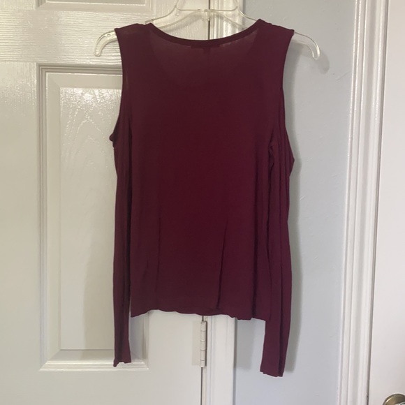 AmbianceCold-shoulderLongSleeveShirt-NWOT! - Picture 2 of 5